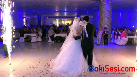 Azərbaycanlı müğənni ikinci dəfə gizli evləndi - VİDEO