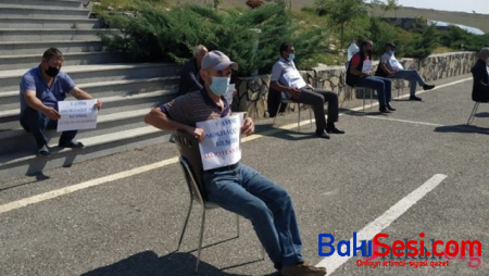 5 aydır maaş ala bilməyən işçilər aclıq elan etdilər – FOTOLAR