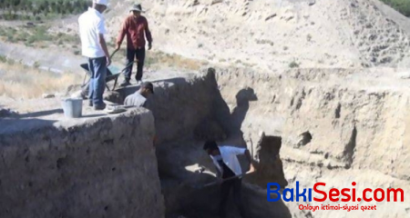 Şabranda erkən tunc dövrünə aid saxsı qablar, əmək alətləri və qoç fiquru aşkarlanıb - Foto