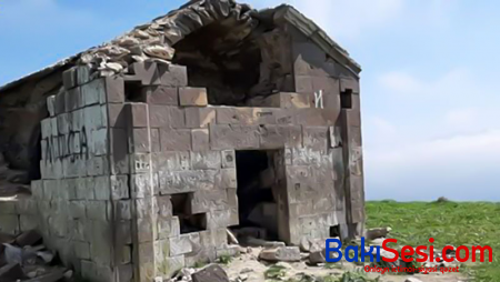 Daha bir tarixi abidə dağılır - FOTOLAR