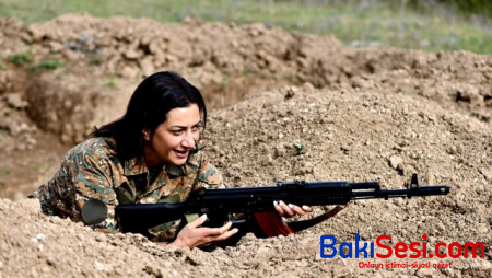 Azərbaycanlı xanımlardan Akopyanın silahlı fotosessiyasına ETİRAZ