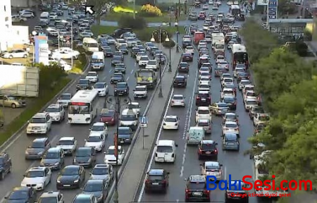 Bu küçələrdə yeni zolaqlar: Avtomobil saxlayanlar cərimələnəcək
