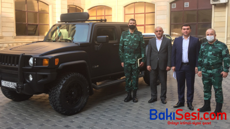 İş adamı orduya "Hummer" hədiyyə etdi (FOTOLAR)