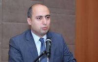 EMIN ƏMRULLAYEVIN MƏKTƏB DIREKTORU “MAKLERLIK EDIR”- ŞOK FAKTLAR