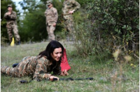 Paşinyanın həyat yoldaşı “COVID-19” üçün ayrılan pula silah alır? – "Hraparak" qəzeti