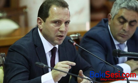 Başlandı: Ermənistanda müdafiə naziri ilə general əlbəyaxa oldu