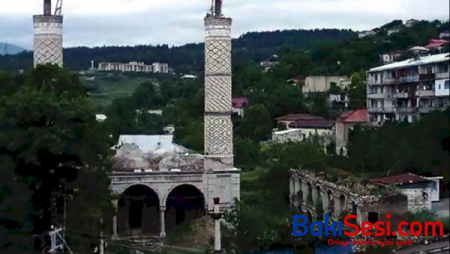 Qarabağ və ətraf rayonlarda dağıdılan məscidlərin sayı açıqlanıb