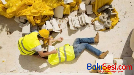 Usta hündürmərtəbəli binadan yıxılıb öldü