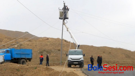Azad edilmiş ərazilərdə elektrik təchizatı ilə bağlı işlər aparılır - Fotolar