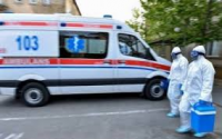 Qubada tibb işçisi COVID-19-a yoluxan qohumunu övladları ilə görüşdürdü