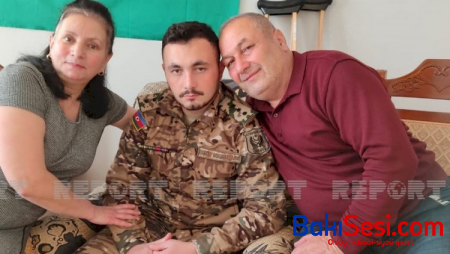 Yaralı halda əraziləri minadan təmizləyən qəhrəman zabit - Video