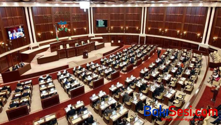Daha iki deputat koronavirusa yoluxdu