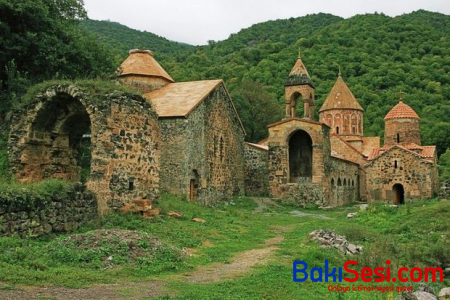 Ermənistan Xudavəngin eksponatlarıyla sərgi keçirir - Nazirlikdən bəyanat