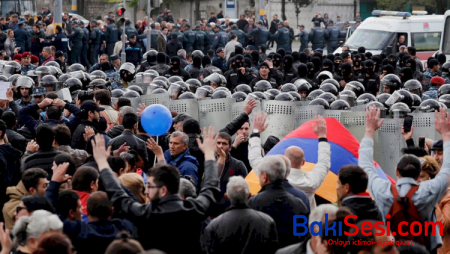 Ermənilər Paşinyana 2 saat vaxt verdilər