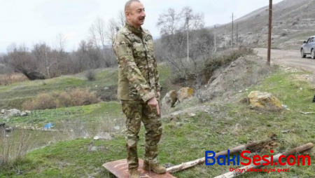 Ermənilərin qurduğu yol nişanı İlham Əliyevin ayaqları altında - FOTO
