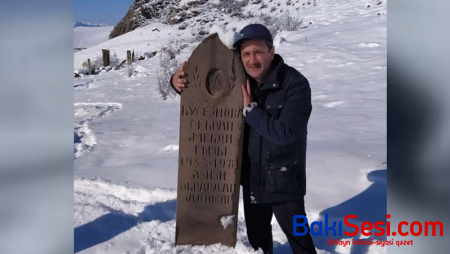28 il sonra anasının qəbrini ziyarət etdi - Hər kəsi kövrəldən görüntü (VİDEO)