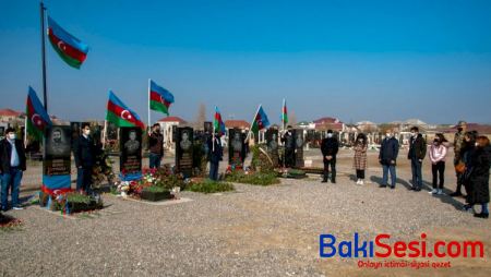 Gənclər şəhidlərimizi ziyarət ediblər