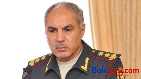 Prezident döyüşən zabitləri təltif edir, Xanlar Vəliyev isə həbsə göndərir