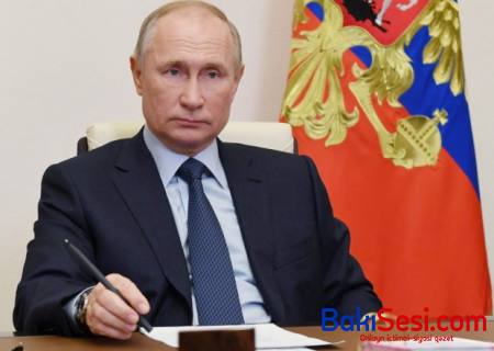 Putin bu səbəblə buzlu suya girdi - FOTO