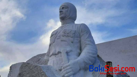Ermənilər Xocavənddə faşist liderə heykəl qoydular