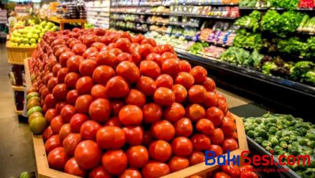 Bu marketdə müştərilərdən maska taxmamaq tələb olunur