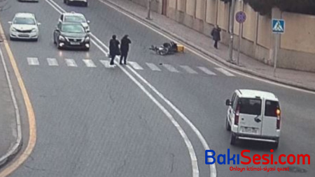 Bakıda moped piyada keçidində qadını vurdu - VİDEO