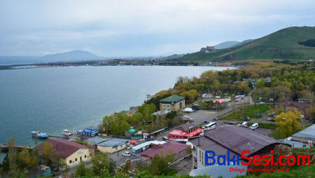 Göyçə gölü ətrafında yüzlərlə qanunsuz obyekt tikilib