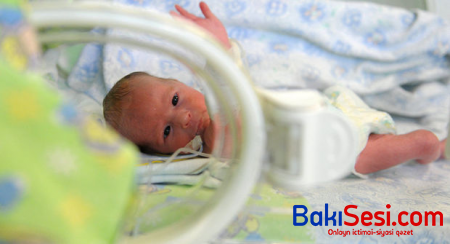 İsveçdə körpə ana bətnində ikən koronavirusa yoluxdu