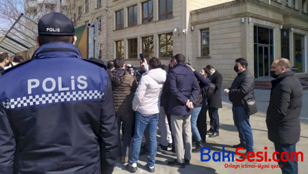 Gömrük Komitəsinin qarşısında aksiya başladı  - Video