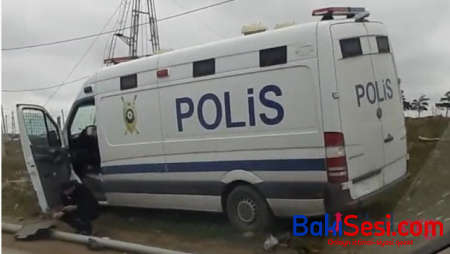 Bakıda məhbus daşıyan polis maşını qəzaya düşdü - Video