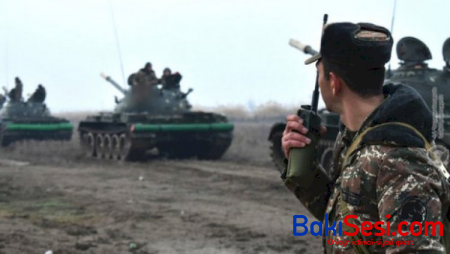 Tankları məhv edilən Ermənistan köhnə T-55-ləri təlimə çıxardı - FOTO