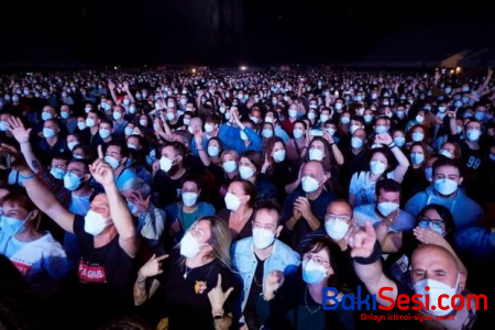 5000 nəfərlik konsert təşkil edib koronavirusun yayılma riskini yoxladılar - VİDEO