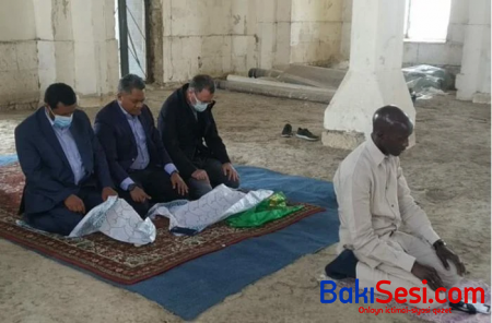 İƏT nümayəndə heyəti Ağdamı ziyarət etdi, cümə məscidində namaz qıldı