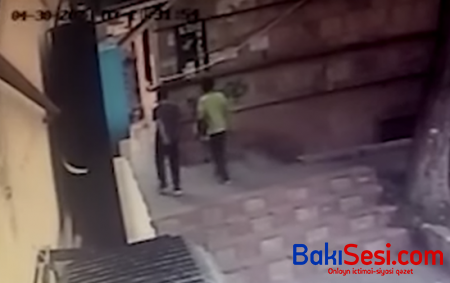 Bakıda yeniyetmənin başına daş düşməsinin anbaan VİDEOSU