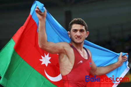 Azərbaycan güləşinin kürəyi yerdə...