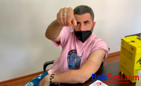 Zaur Baxşəliyev vaksin vurdurdu - VİDEO