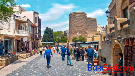 Azərbaycana turist axını 5 dəfədən çox azaldı