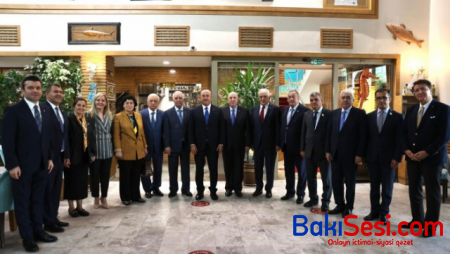 Çavuşoğlu azərbaycanlı deputatlarla görüşdü