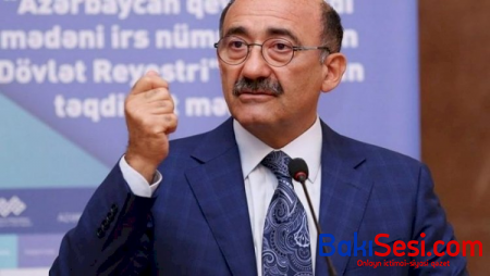 Əbülfəs Qarayev nazirlikdəki kriminaldan danışmaq istəmir: “Mən evdəyəm...”