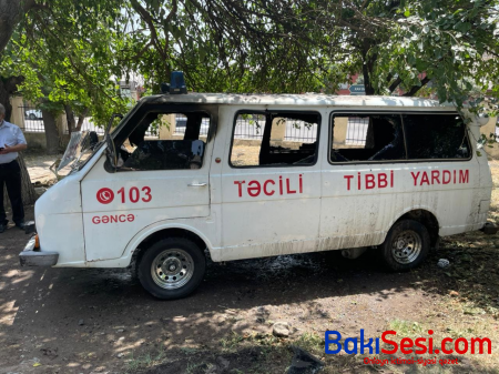 Gəncədə təcili tibbi yardım avtomobili yandı