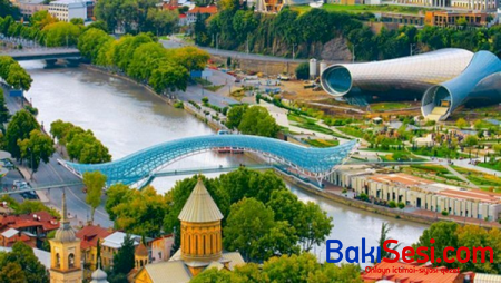 Qonşu ölkədə komendant saatı ləğv edildi