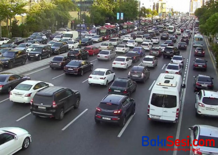 Bu yollarda tıxac var - SİYAHI