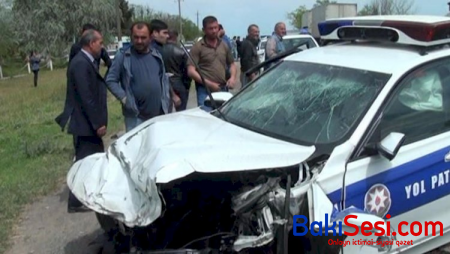 Bakıda polis maşını qəzaya düşdü