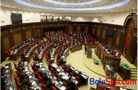 Bir qrup erməni deputat Qarabağa gəlir