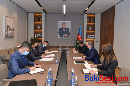 Ceyhun Bayramov Qırğızıstanın Azərbaycandakı yeni səfiri ilə görüşüb