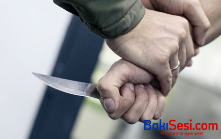 Anasını döydüyü üçün atasını bıçaqladı