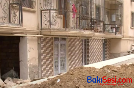 AAAF Park-da yaşayış binaları qəzalı vəziyyətə salınır - VİDEO