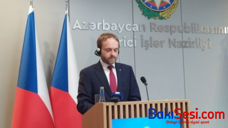 Çexiyanın XİN başçısı İrəvana gedir