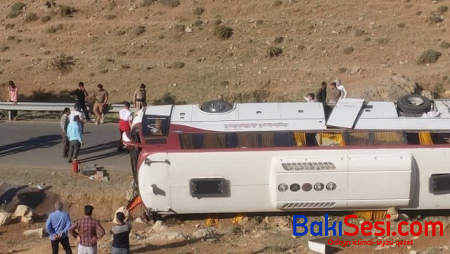 İranda avtobus aşdı: 33 YARALI