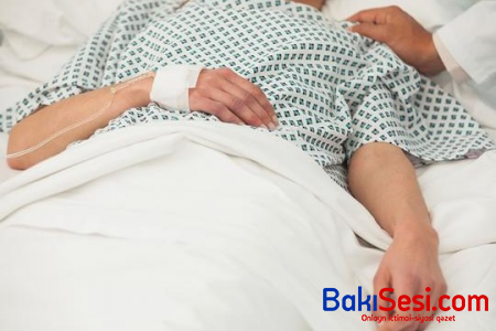 Bakıda ŞOK OLAY: 15 yaşlı oğlan atasının istəyilə anasını yandırdı